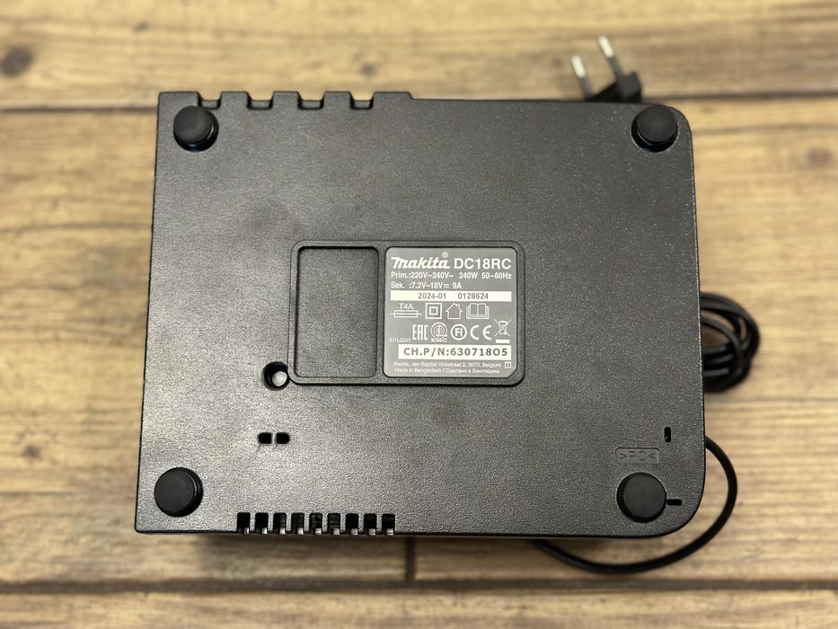 Szybka ładowarka DC18RC Makita