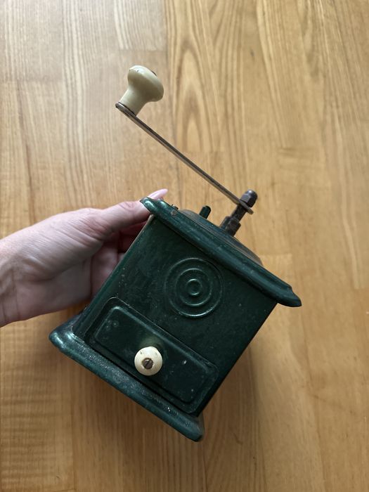 Mlynek do kawy kolejcjonerski