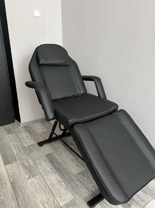 Косметологічна кушетка для масажу процедур лежак та педикюрна