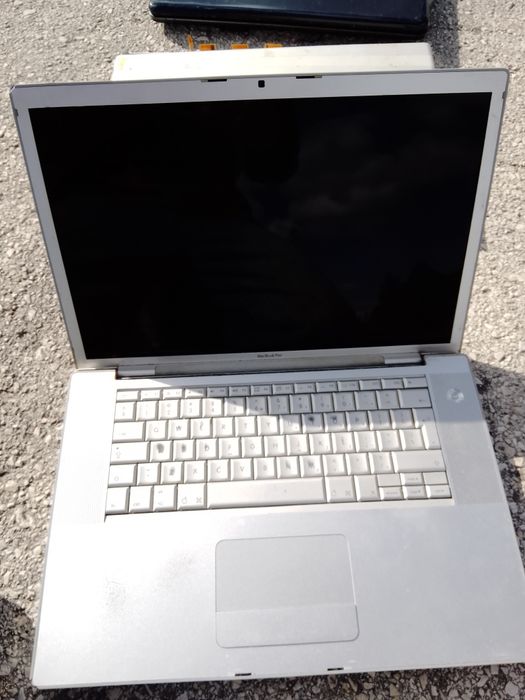 Laptop tablet Apple Macintosh każda inna firma wyprzedaż różny stan
