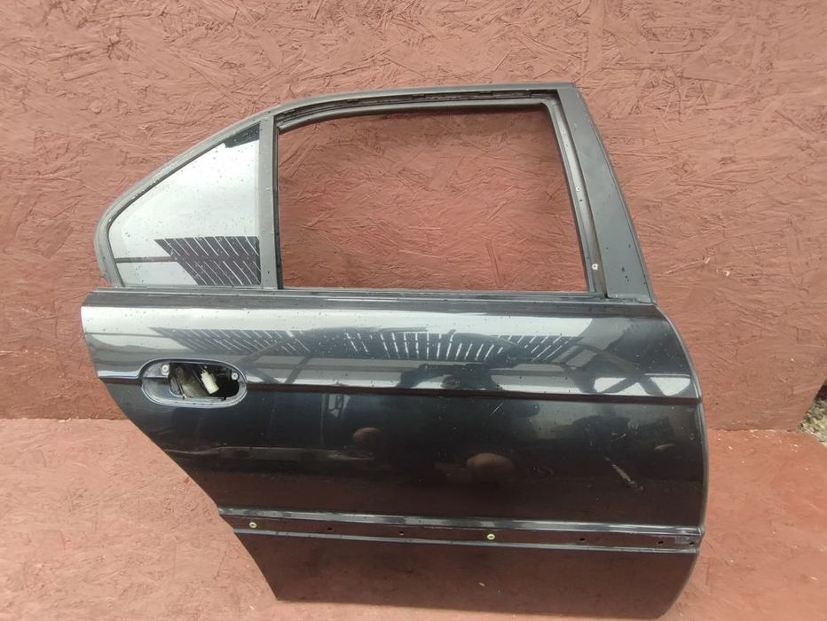 bmw e38 oryginalne drzwi tył prawe krótkie w kolorze schwarz 2 bez r