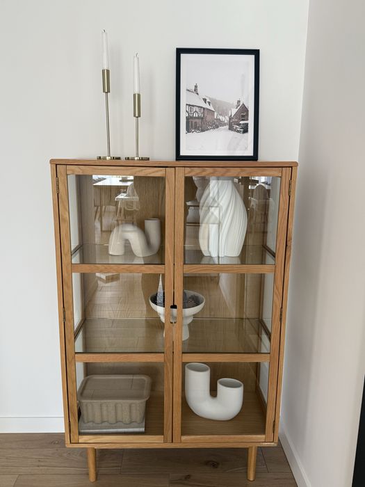 Witrynka Langeline Jysk fornir dębowy