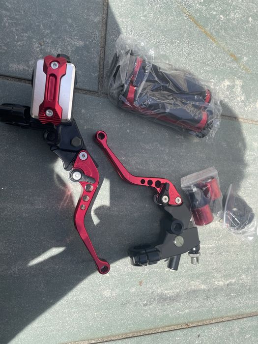 Kit de manipulos e punhos para moto em vermelho