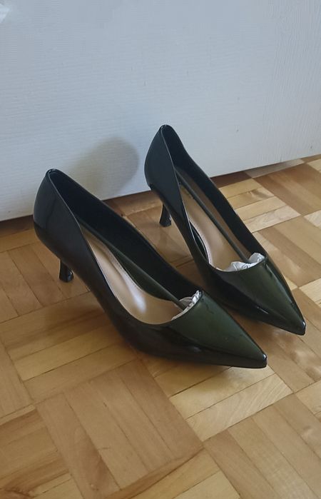 Czarne lakierowane szpilki Mulanka 41 niskie