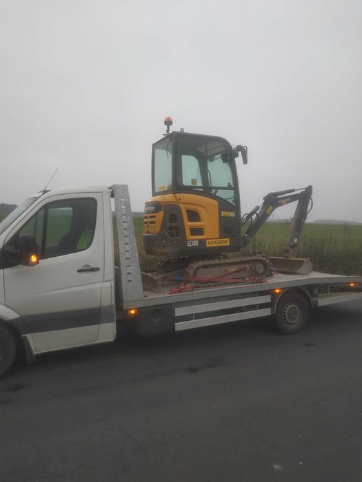 Laweta, transport pojazdów, przyczep, maszyn rolniczych