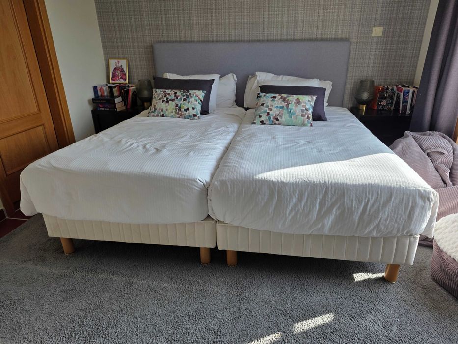 Camas Individuais com Colchão e Cabeceira 2 Unidades Podem Fazer Cama de Casal