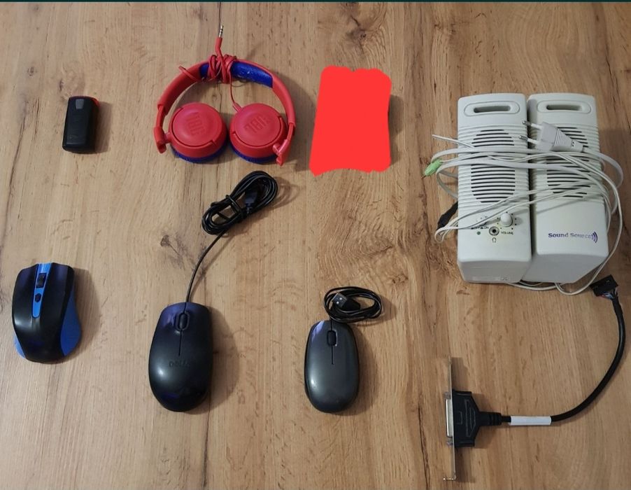 Zestaw różnej elektroniki