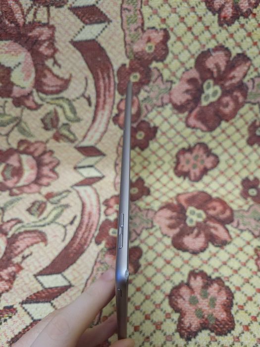 iPad 9.7" 5gen 2017 iOS 16 32 ГБ планшет apple