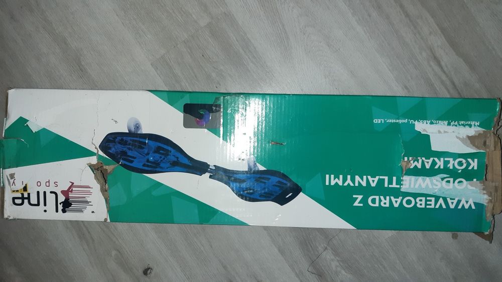 Sprzedam  Waveboard z podswietlanymi kółeczkami.