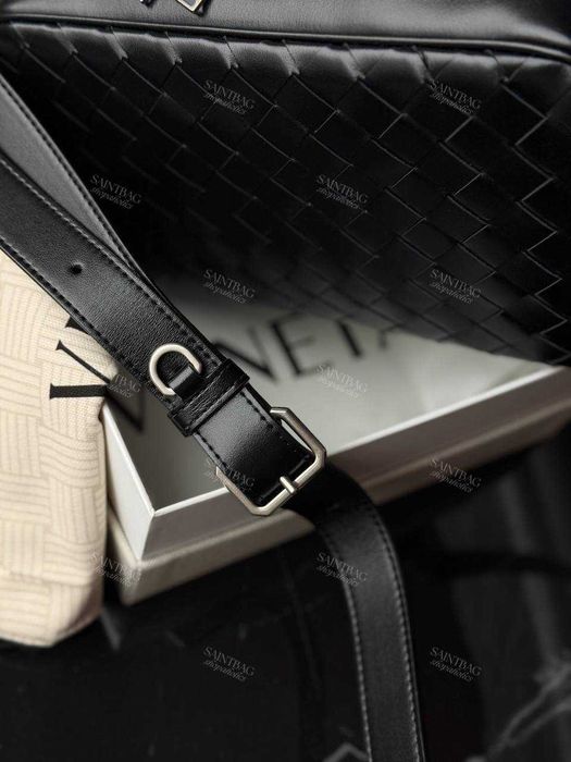 В наличии мужская сумка Bottega Vaneta черный цвет кожа Боттега Венета