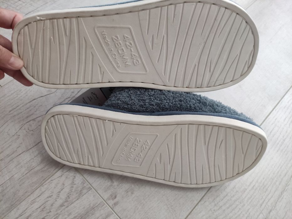 Kapcie meskie nowe rozmiar 42