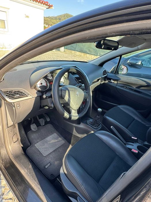 Peugeot 207 1.6hdi 98g - 2012