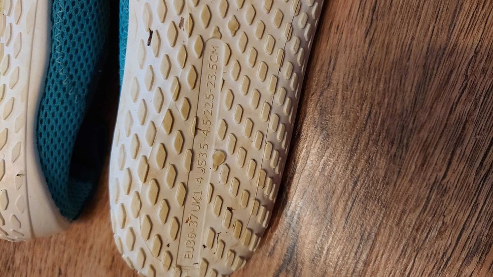 buty do wody z Decathlon rozm.36/37