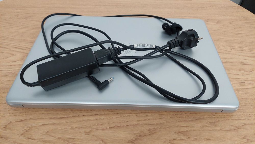 Laptop HP 15-db0037nw