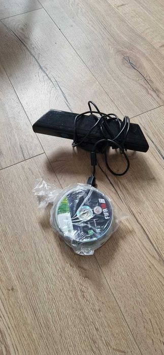 Xbox 360 + 2 pady + Kinect + gry