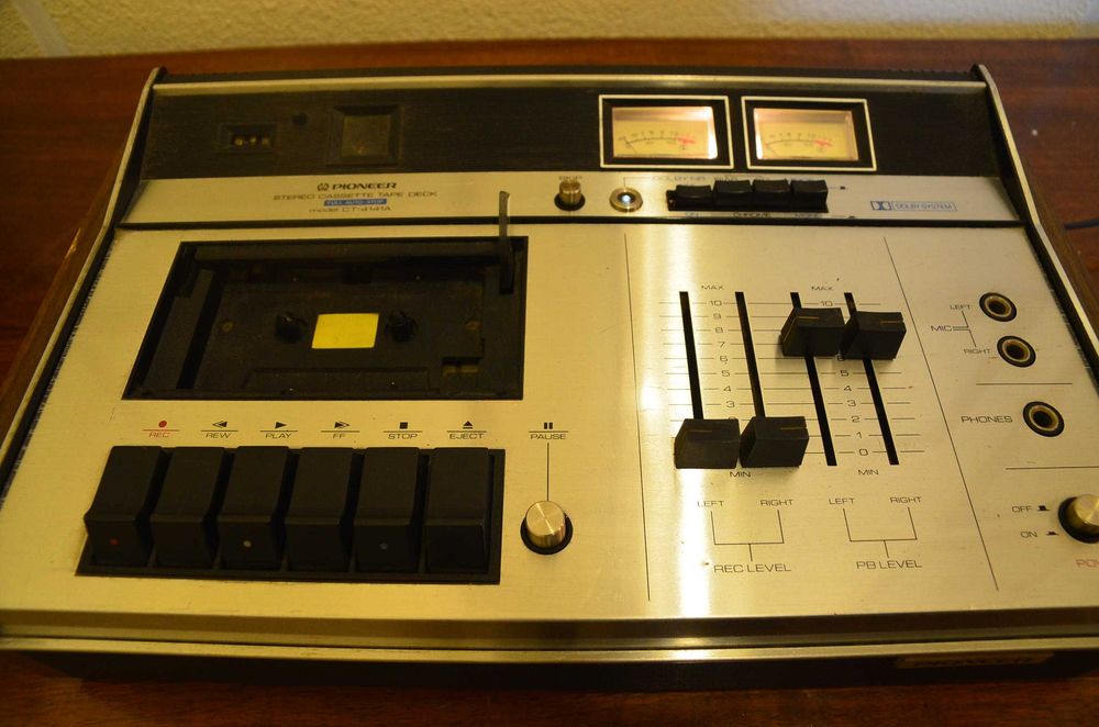 Leitor/ gravador de cassetes Pioneer CT-4141A
