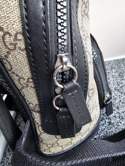 рюкзак на плечи , кожа