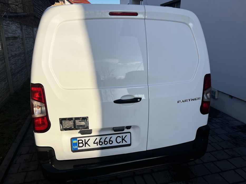 Peugeot Partner 2020 рік
1.5 диз./96kWt/ автомат 
188 тис.км пробігу