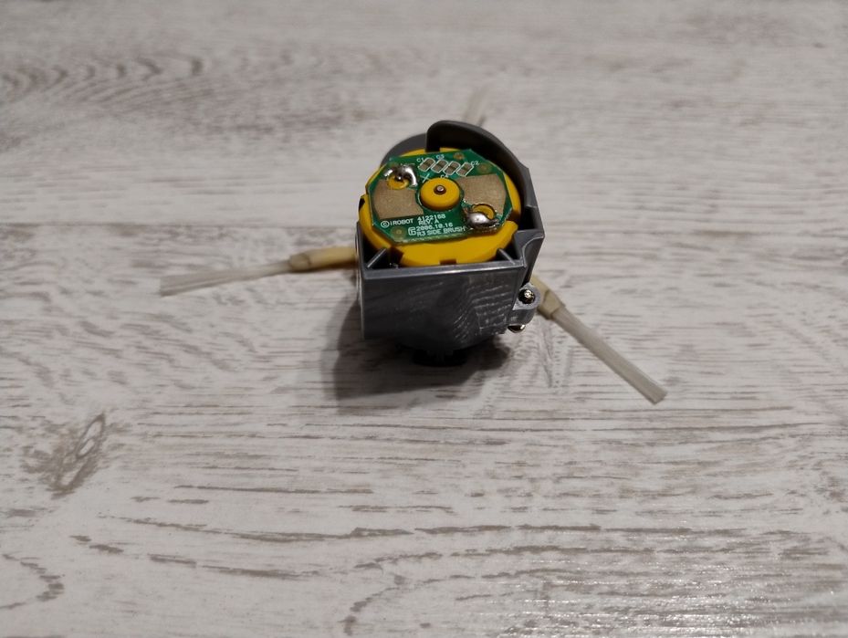 Moduł szczotki bocznej ze szczotką Irobot Roomba 980
