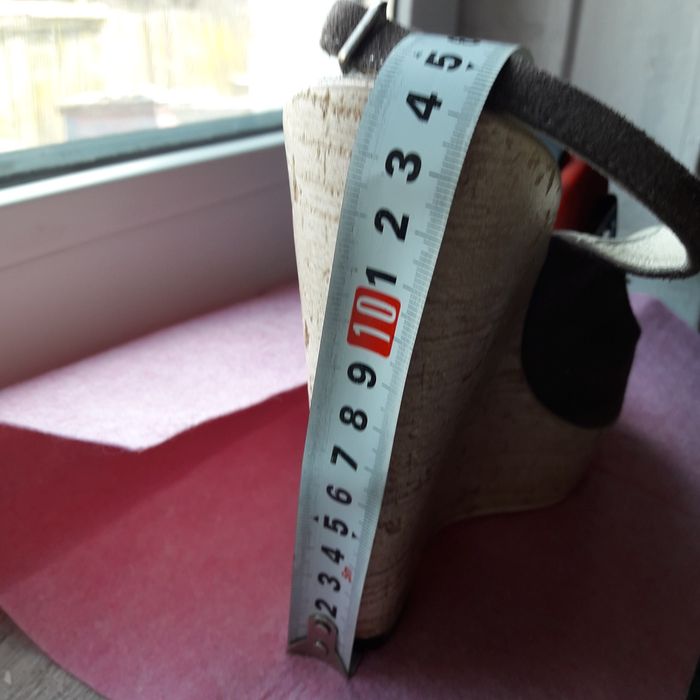 Кожаные босоножки фирменные новые