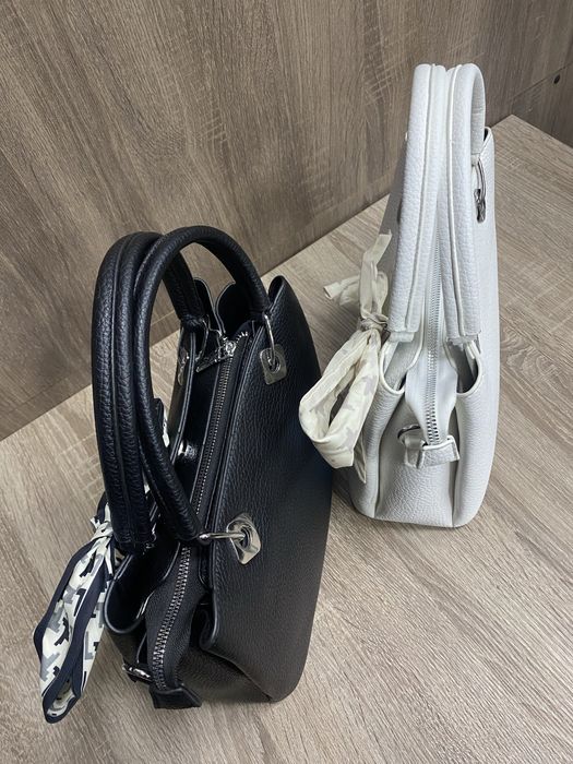 Жіноча класична сумка на 3 відділення