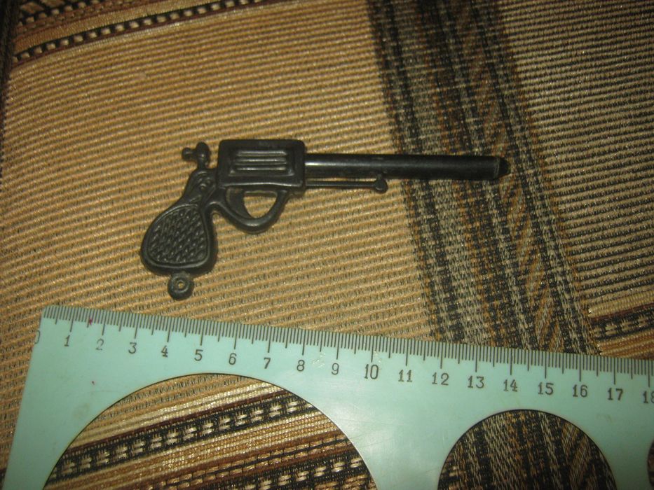 Пишущая ручка,пластик