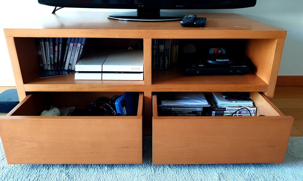 Móvel TV + Secretária + Móvel para livros