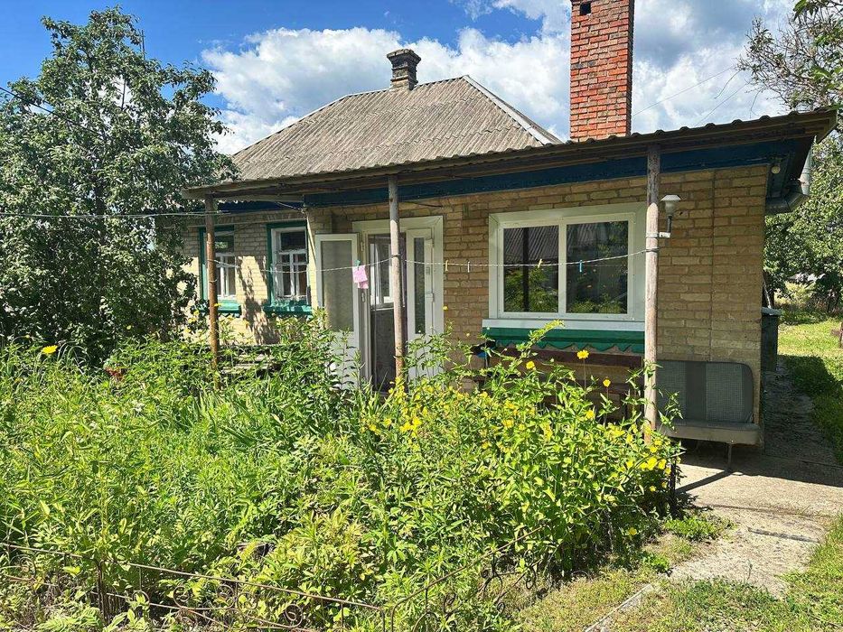 Пропонуємо до продажу Будинок з великим подвір’ям с. Сокирне