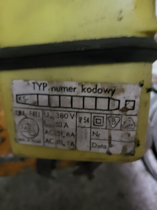 Sprzedam  wciągarkę  łańcuchową,  elektryczną,  suwnica