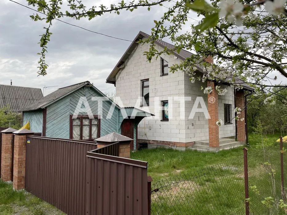 Пропонуємо до продажу затишний двоповерховий будинок.