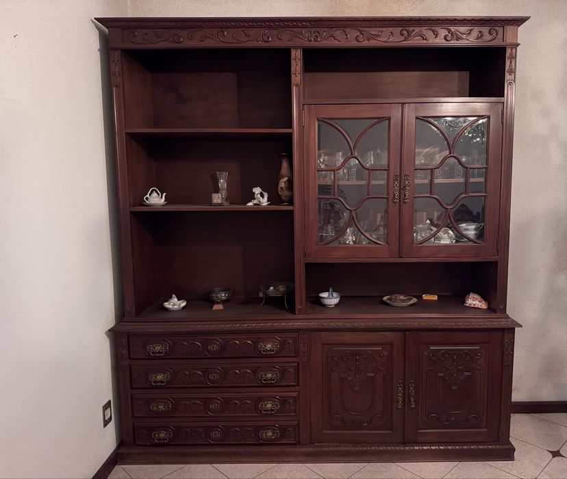 Armario de sala estilo clássico