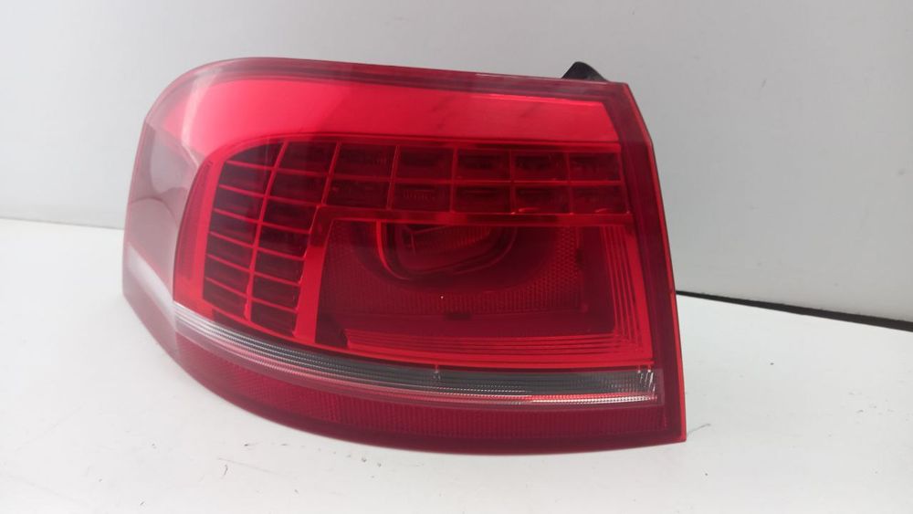 Фонарь задний левый стоп Volkswagen Passat B7 Comb 2011-2014 3AF945309