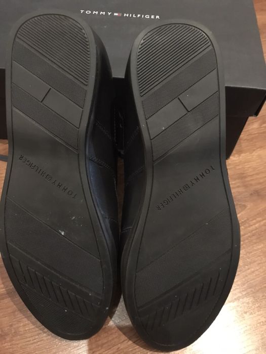 Полуботинки Tommy Hilfiger (кроссовки) оригинальные кожаные.
