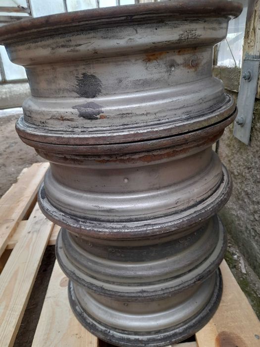 Obręcze/felgi stalowe Skoda 100S/110 komplet