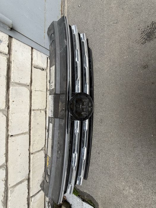 Решетка радиатора VW Tiguan Allspace