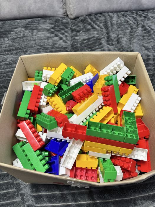 Багато конструктора стандартного розміру