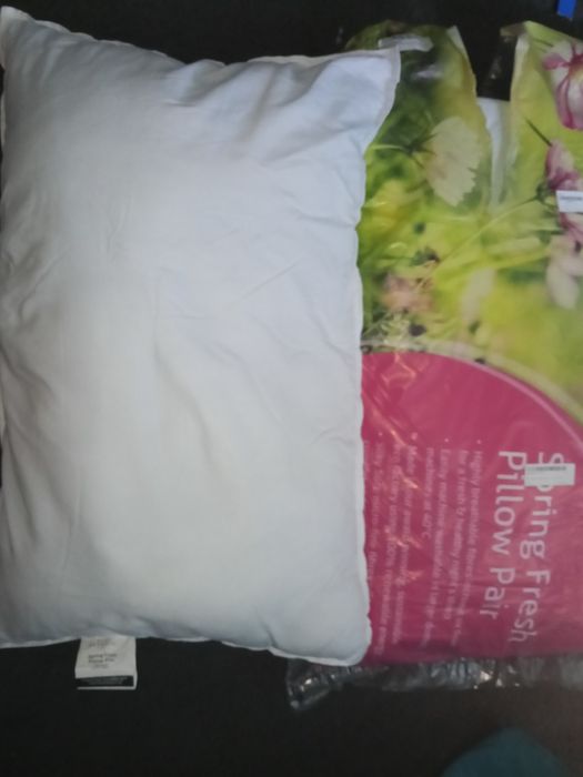 Zestaw dwóch poduszek nowe