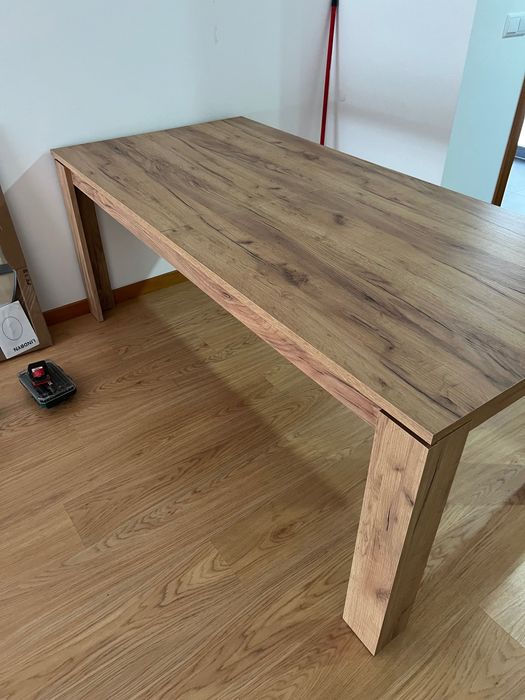 Mesa extensível de jantar