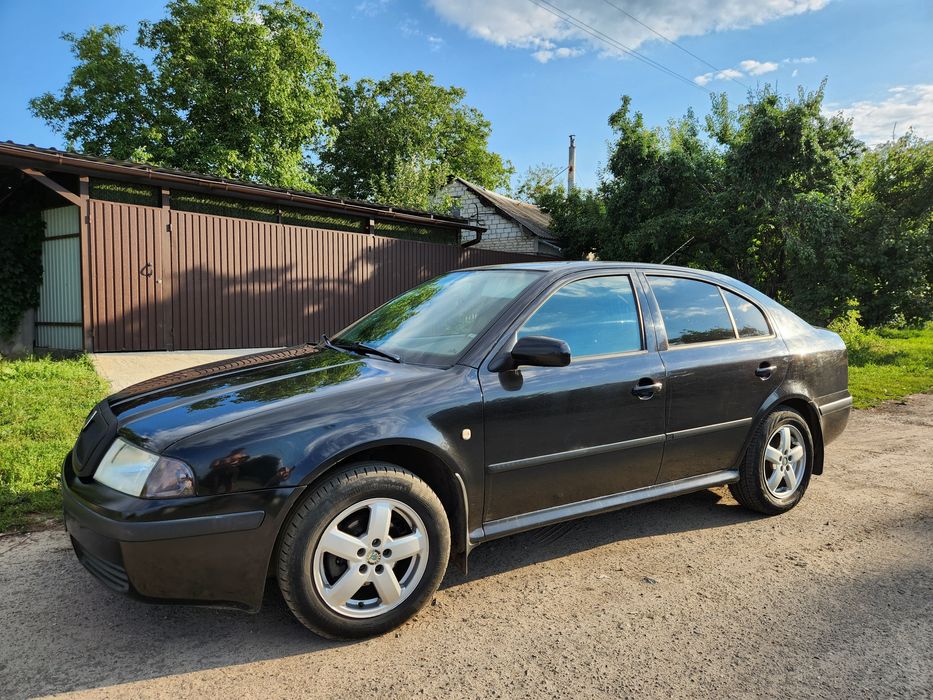 Skoda Oktavia 1.6mpi отличное состояние