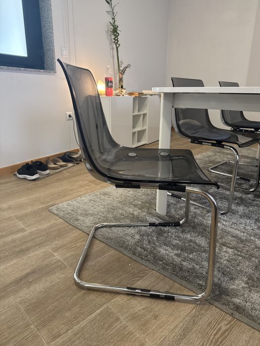 mesa branca extensivel com 6 cadeiras