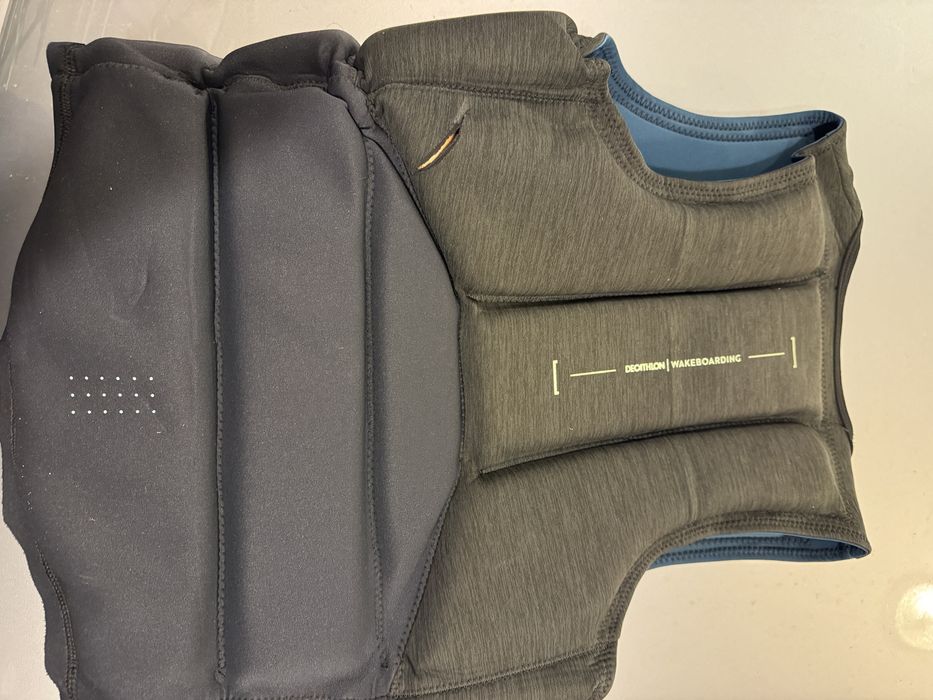 Kamizelka wakeboard Decathlon, używana