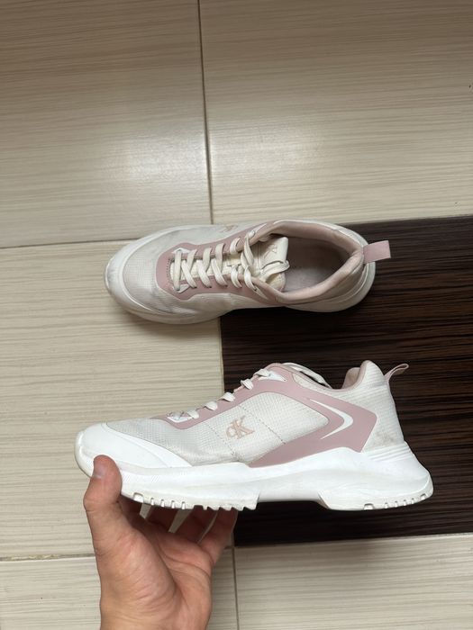 Calvin Klein białe sneakersy damskie 38 – lekkie buty z siateczki na co dzień