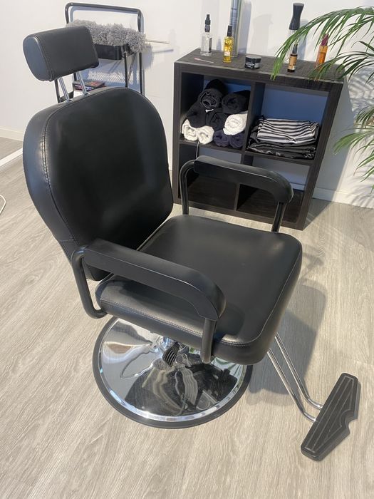 Rampa de lavagem de cabeleiro e cadeira de barbeiro