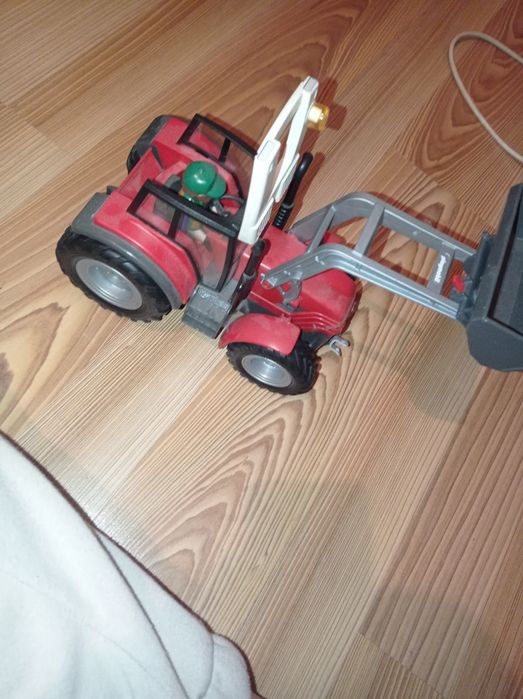 Sprzedam zabawkę traktor Playmobil