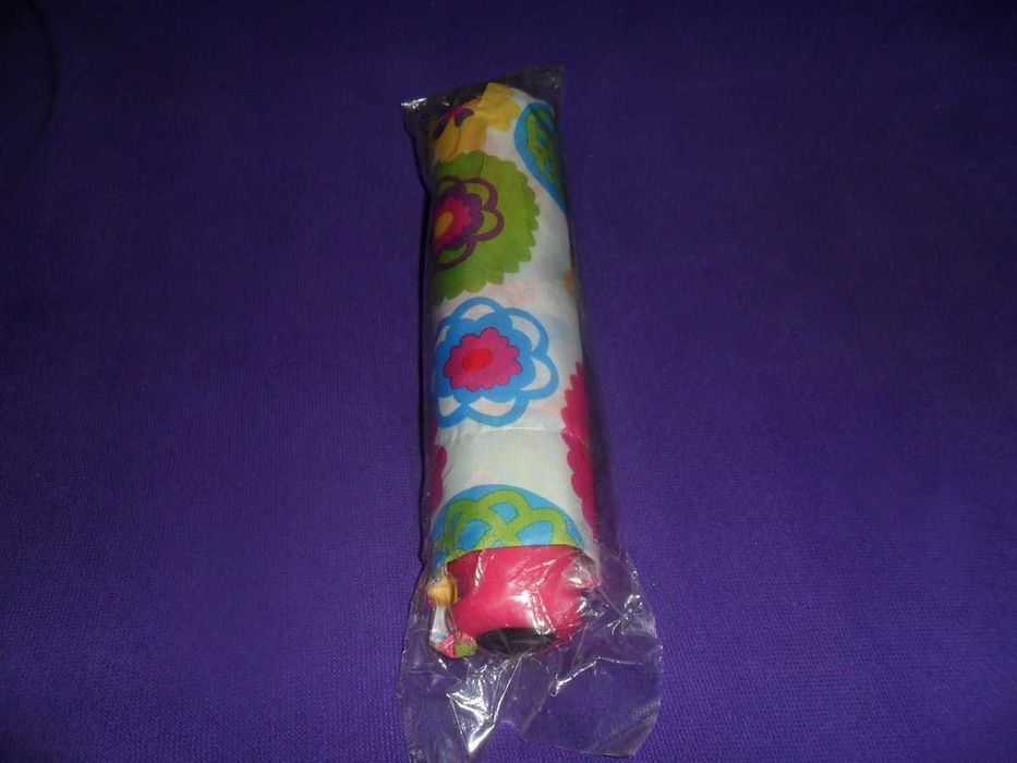 Парасолька від Avon у дизайні Cynthia Rowley «Квіткова рапсодія»