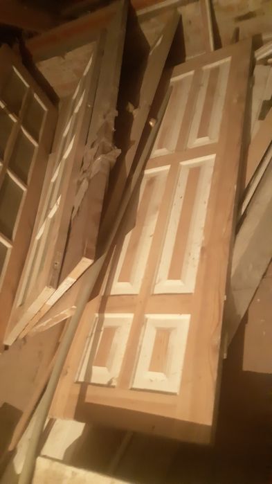 Двери деревянi..