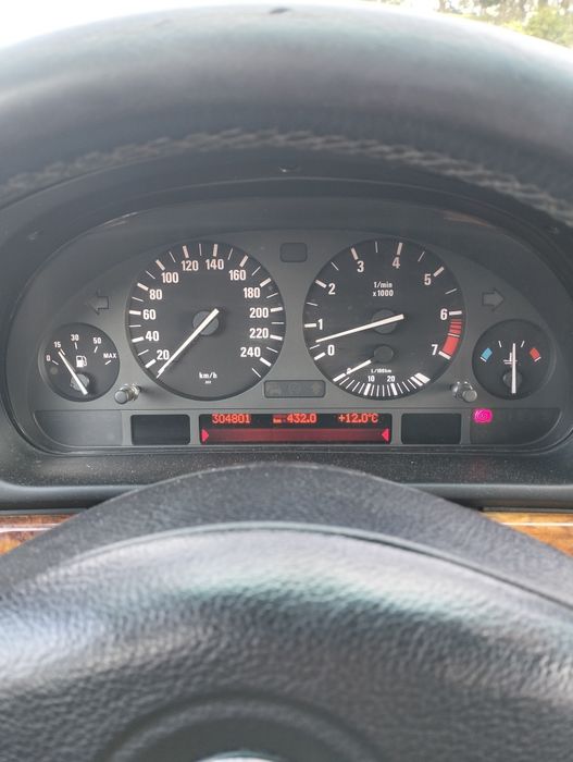 BMW E39 2.8 benzyna