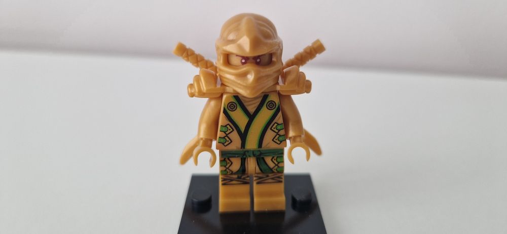 Lloyd golden ninjago