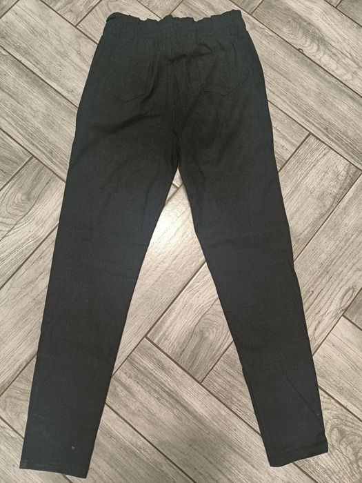 Spodnie materiałowe sportowo/eleganckie rozmiar M/L