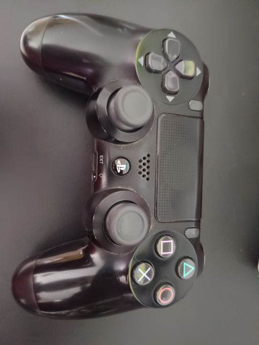 PlayStation 4 / Megadrive II / Game Boy Color e jogos
Valor apresentad